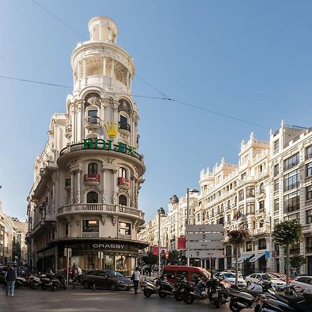 M&F Gran Via 3 Hab Apartman Madrid Kültér fotó